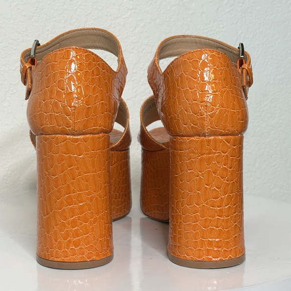 URBAN OUTFITTERS UO SOFIA FAUX LEATHER CROC EMBOSSED PLATFORM SANDALS - Picture 10 of 15